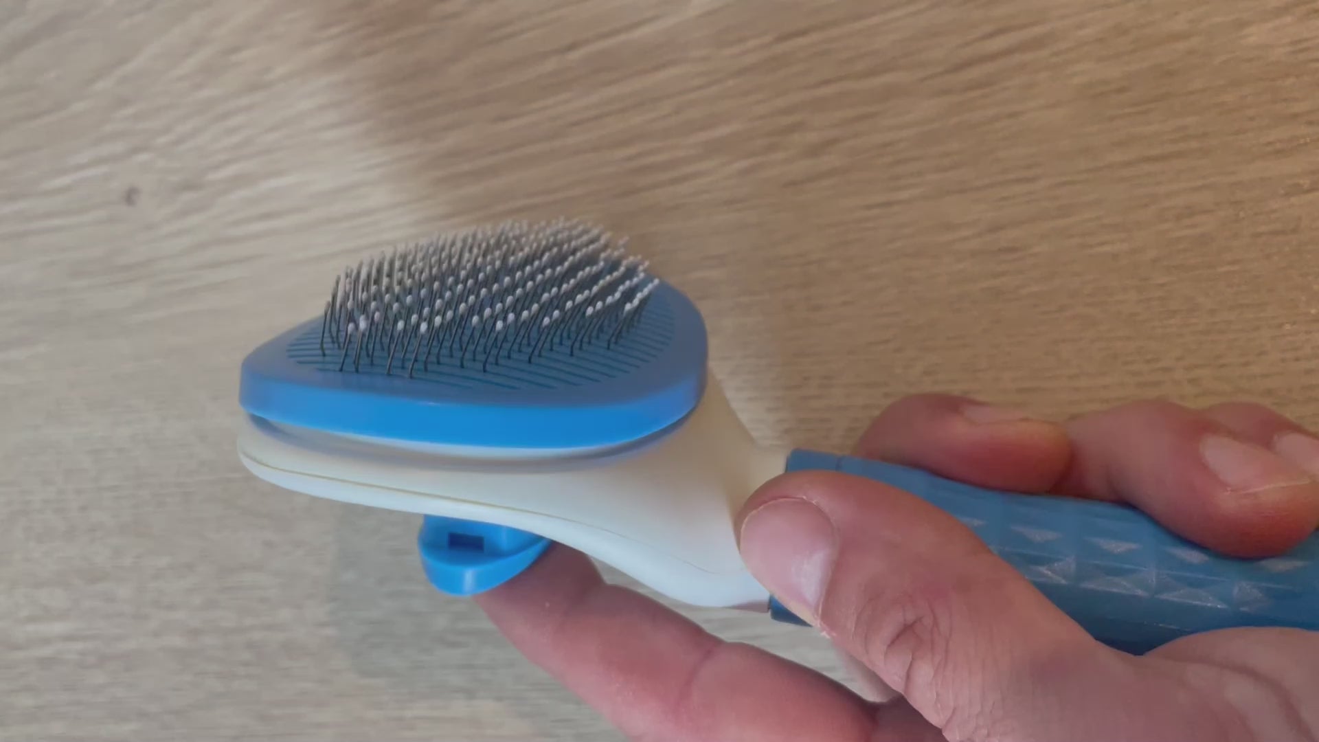 Brosse retire poils